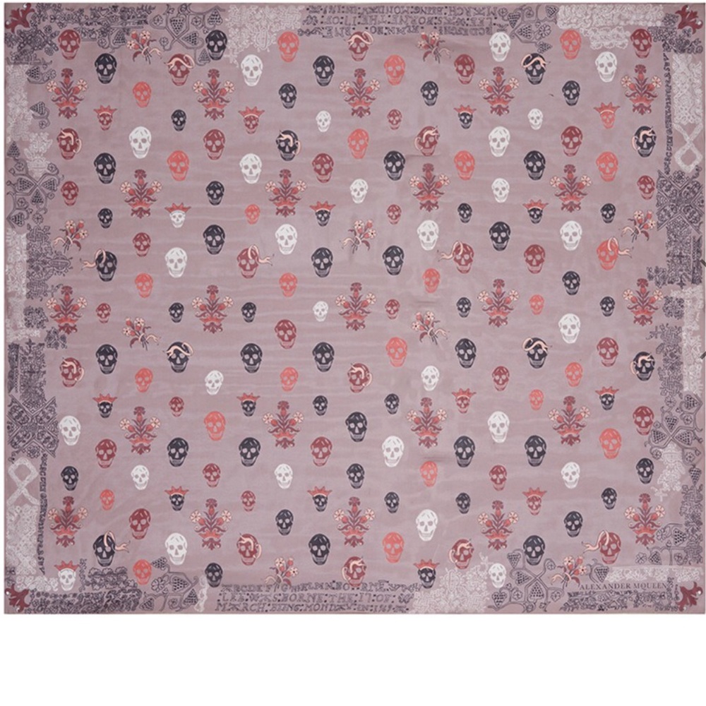 Stunning Alexander McQueen Skull Scarf - Picture 2 of 8